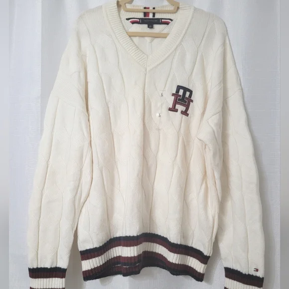 NWT Tommy Hilfiger Monogram Cable Cricket Sweater Large